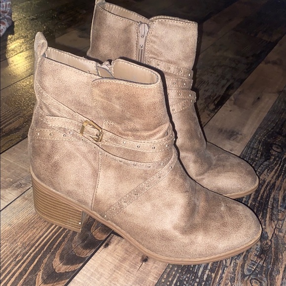 Women's Tan Ankle Boots - Picture 1 of 4